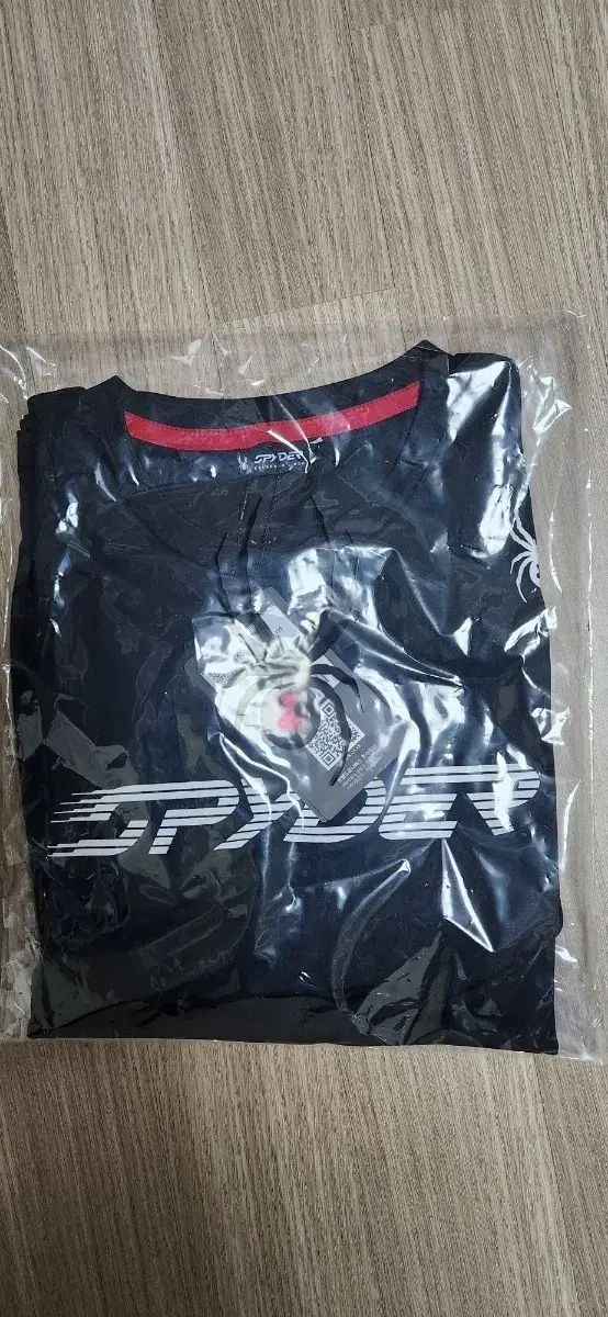 スパイダー ブラック Tシャツ 半袖 新品 size 100 バドミントン 卓球 テニス バレーボール スカッシュ