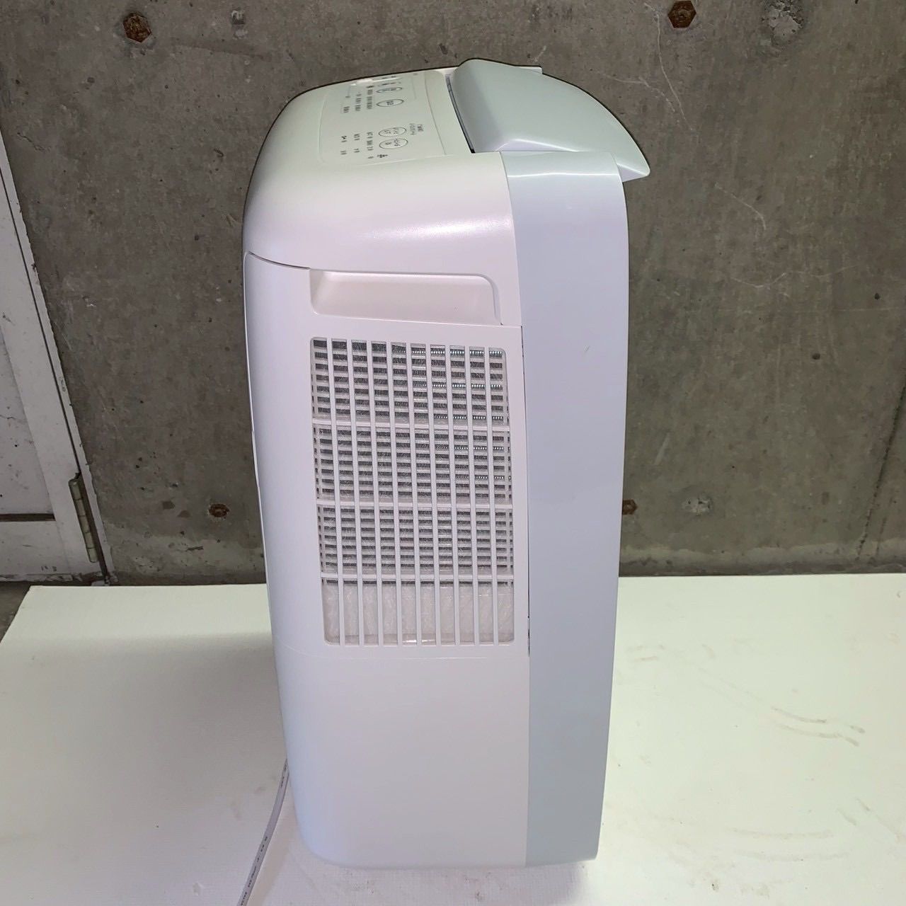 SHARP 冷風・衣類乾燥除湿機 CM-L100-W 2020年製 【公式通販】