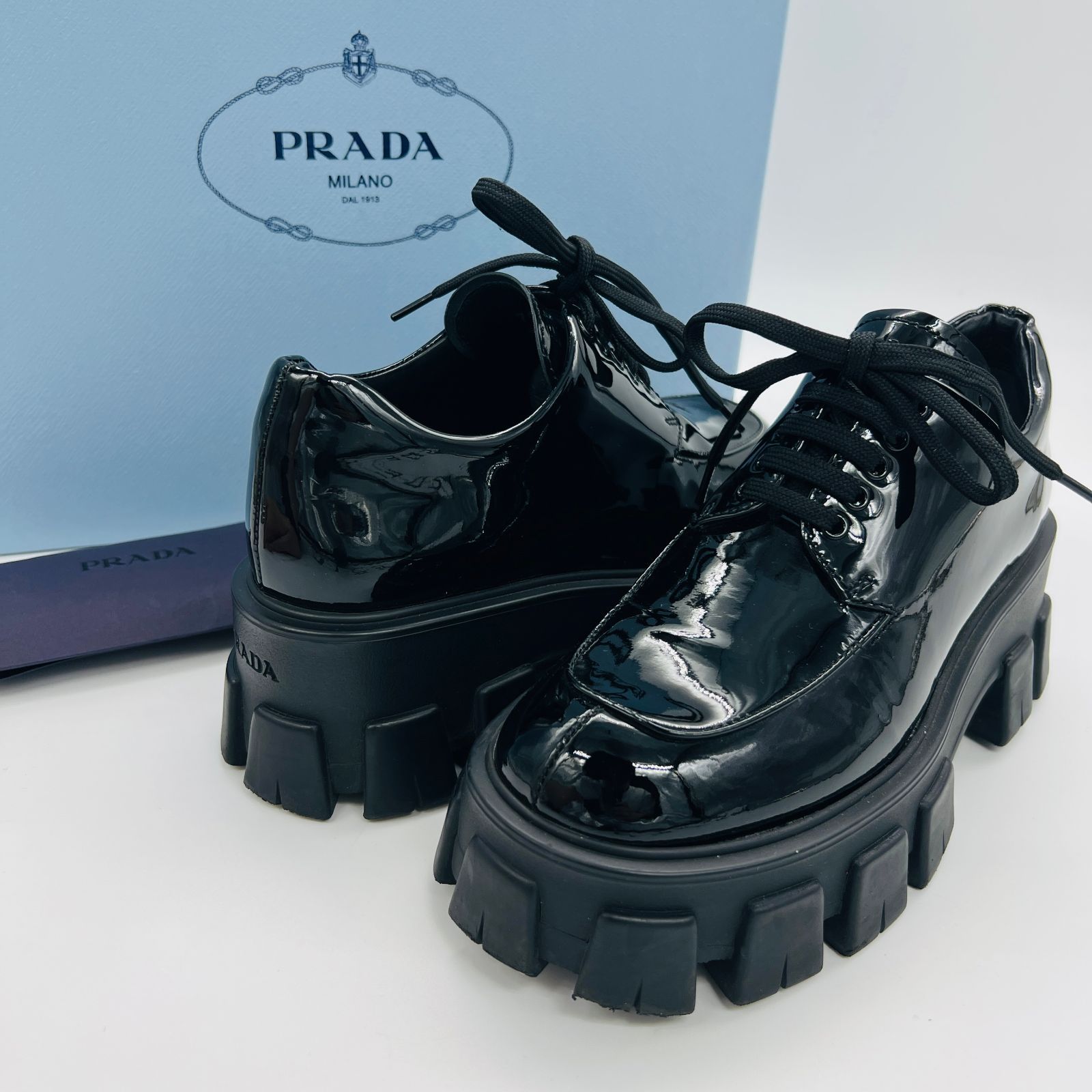 プラダ PRADA モノリス パテントレザーレースアップローファー 厚底