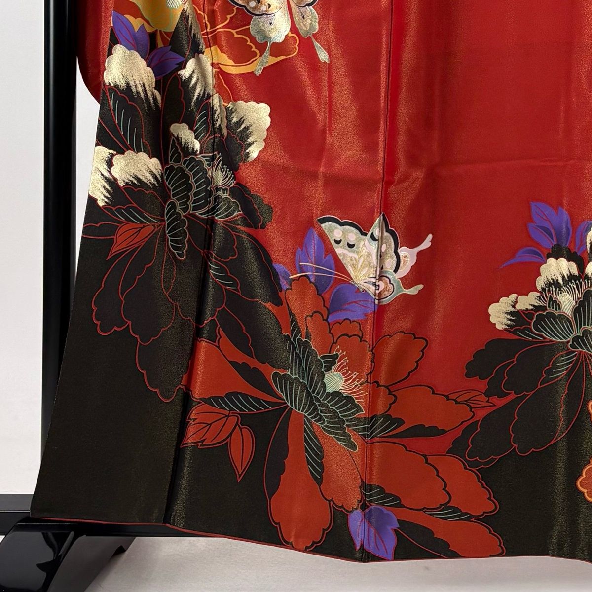 美品】 振袖 身丈160.5cm 裄丈63.5cm S 袷 山本寛斎 落款 蝶 草花 金銀