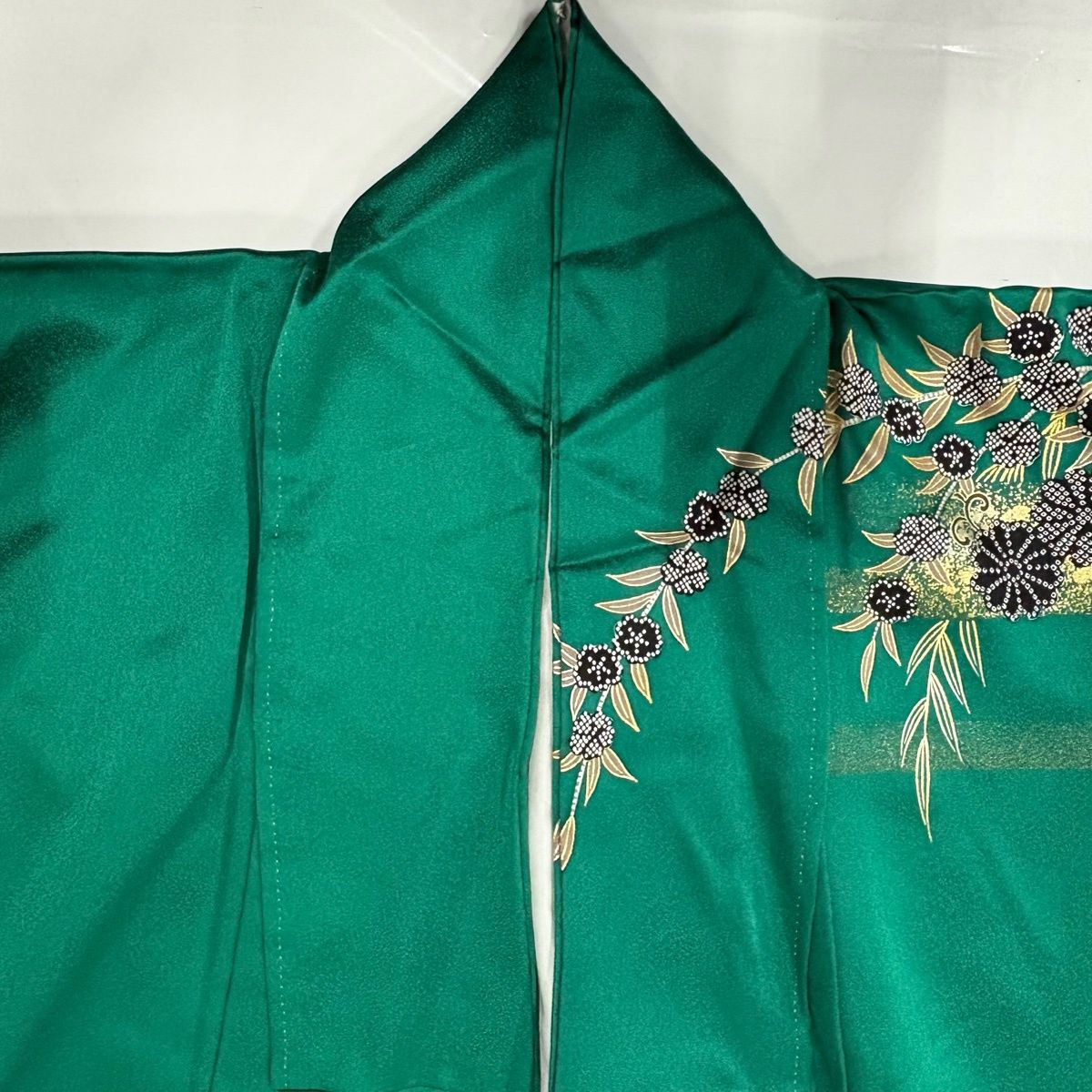 振袖 身丈169cm 裄丈68.5cm 正絹 逸品 【中古】 振袖 身丈169cm 裄丈67cm M 袷 菊 霞 金銀彩 ぼかし 緑 正絹 秀品