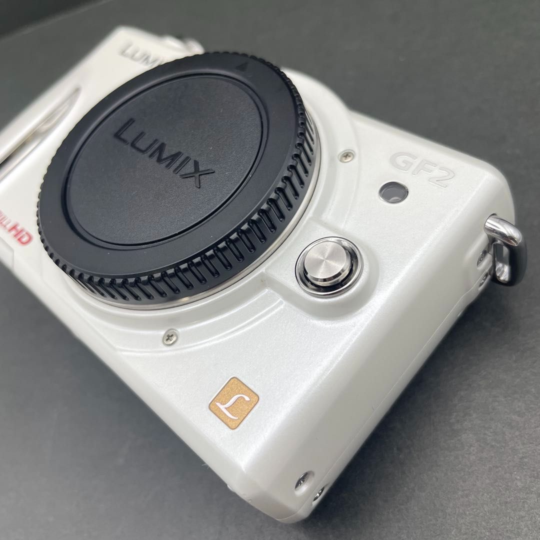 Panasonic LUMIX DMC-GF2W-W ダブルレンズキット(14mm/F2.5パンケーキ 