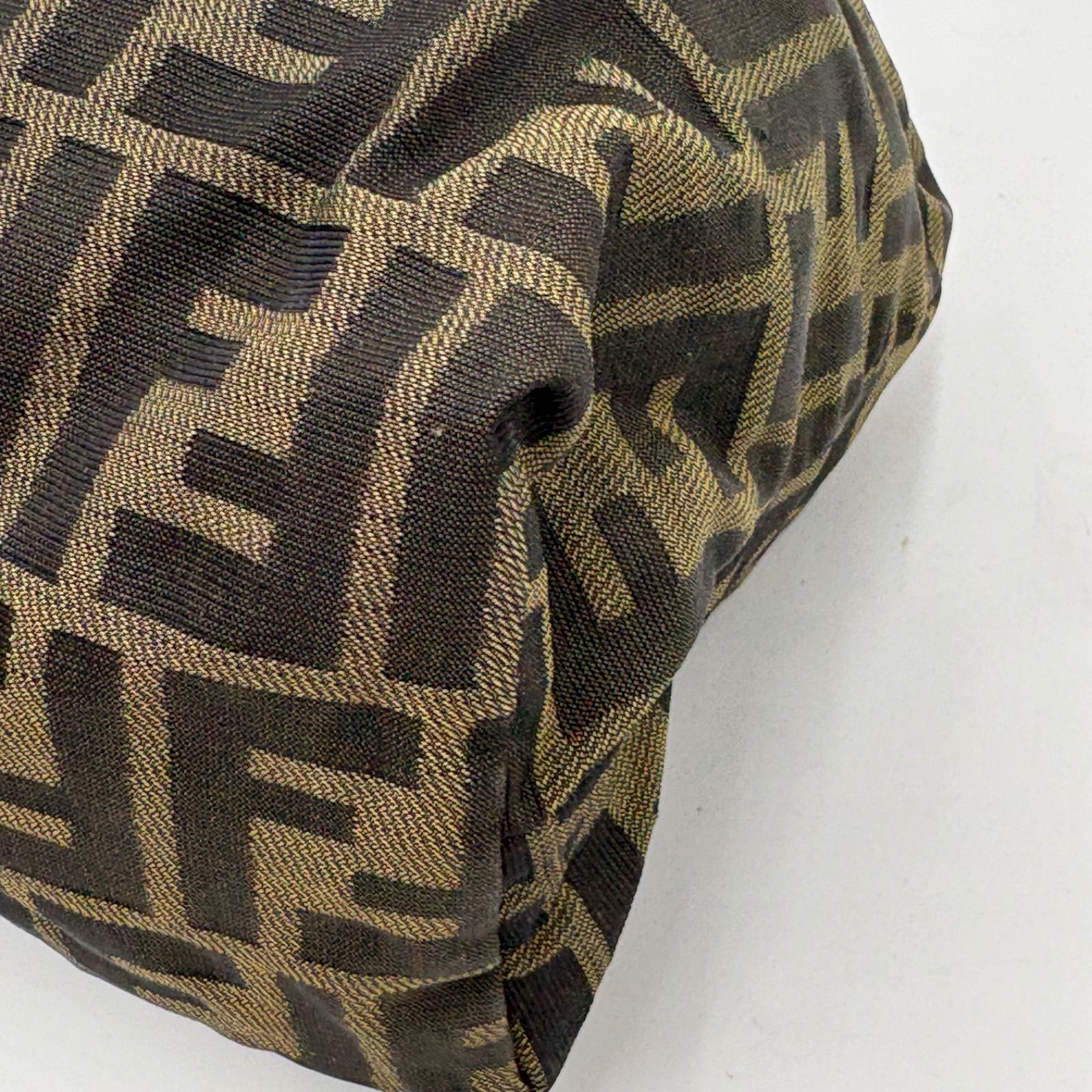 FENDI フェンディ ズッカ柄 アクセサリーポーチ ハンドバッグ バニティ 