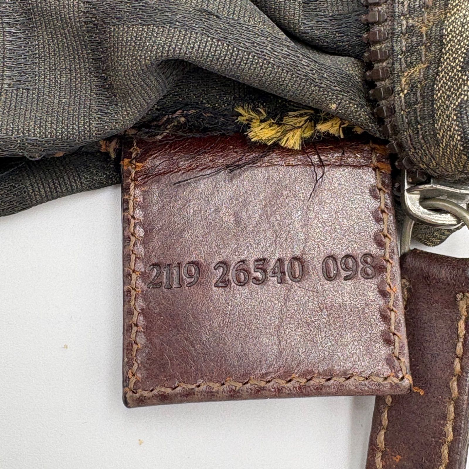FENDI フェンディ ズッカ柄 アクセサリーポーチ ハンドバッグ バニティ