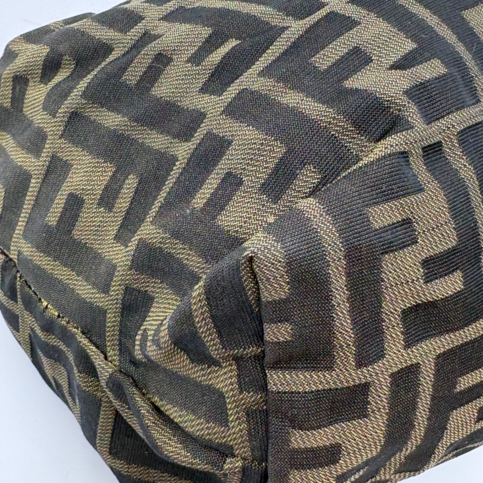 FENDI フェンディ ズッカ柄 アクセサリーポーチ ハンドバッグ バニティ