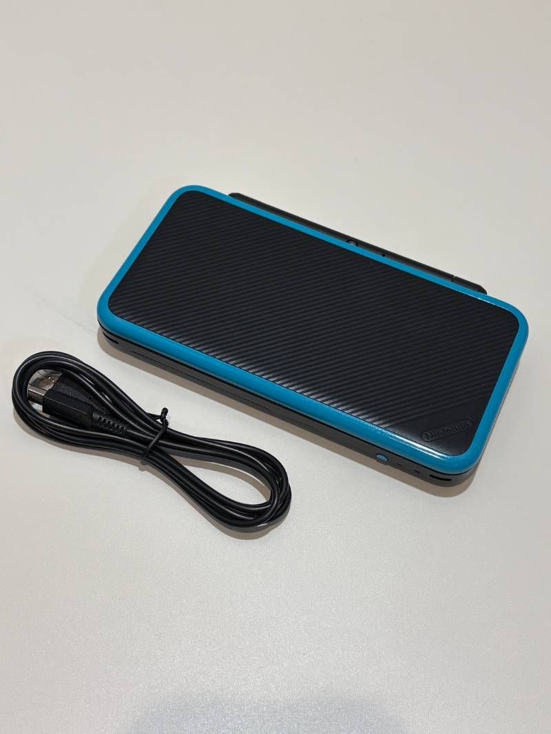 ③ 任天堂 New Nintendo 2DS LL JAN-001 ブラック×ターコイズ 初期化済み 動作確認済みok!