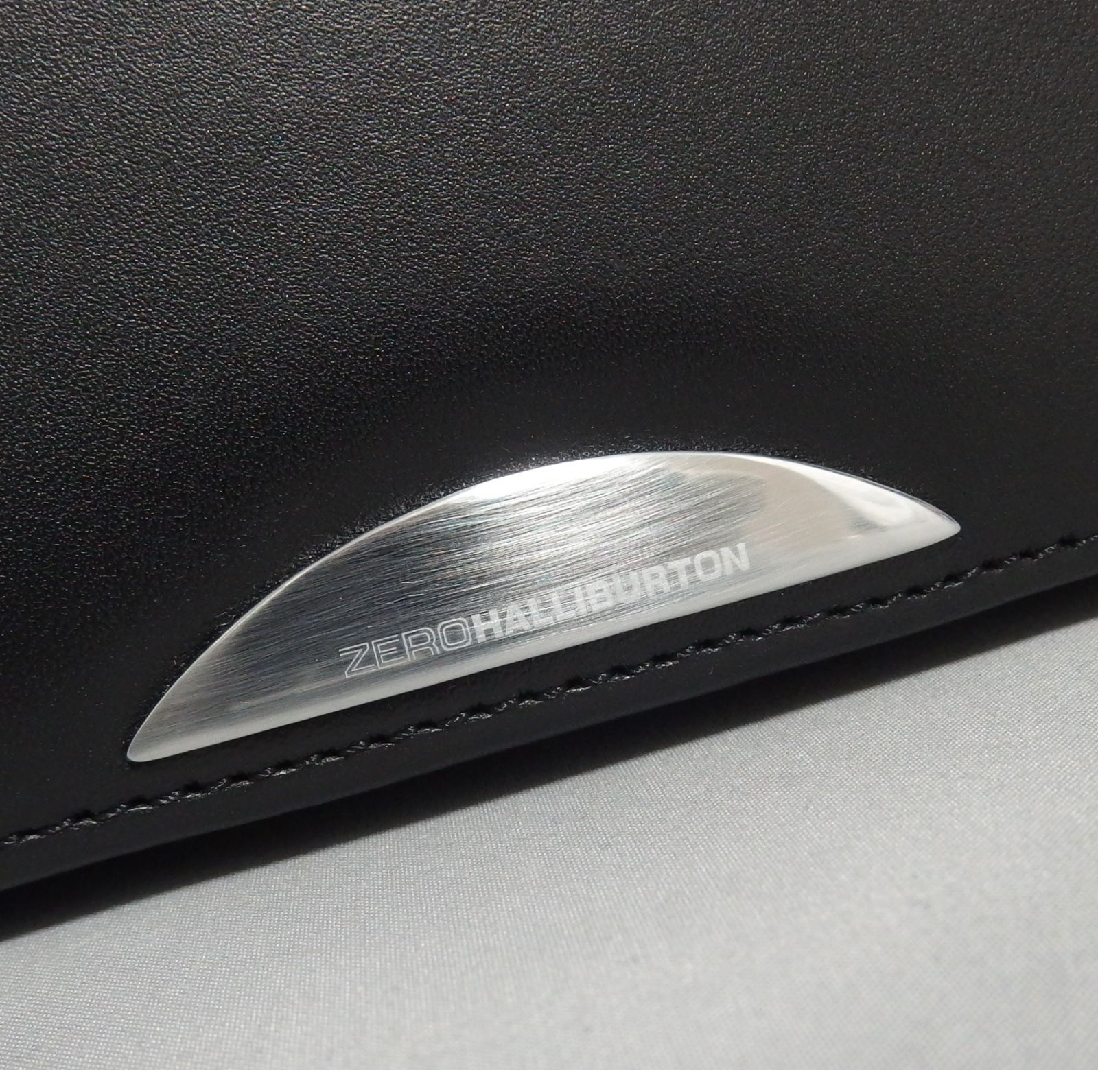 美品★ZERO HALLIBURTION レザー ノートパッドケース ブックカバー ブックホルダー 黒 ゼロハリバートン★ 美品★ZERO HALLIBURTION レザー ノートパッドケース ブックカバー ブックホルダー 黒 ゼロハリバートン★