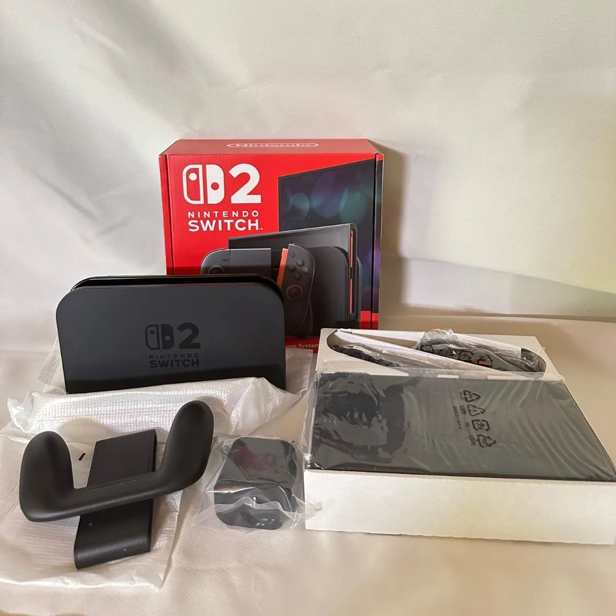 中古 美品】ニンテンドースイッチ2 Nintendo switch2 日本国内専用仕様 