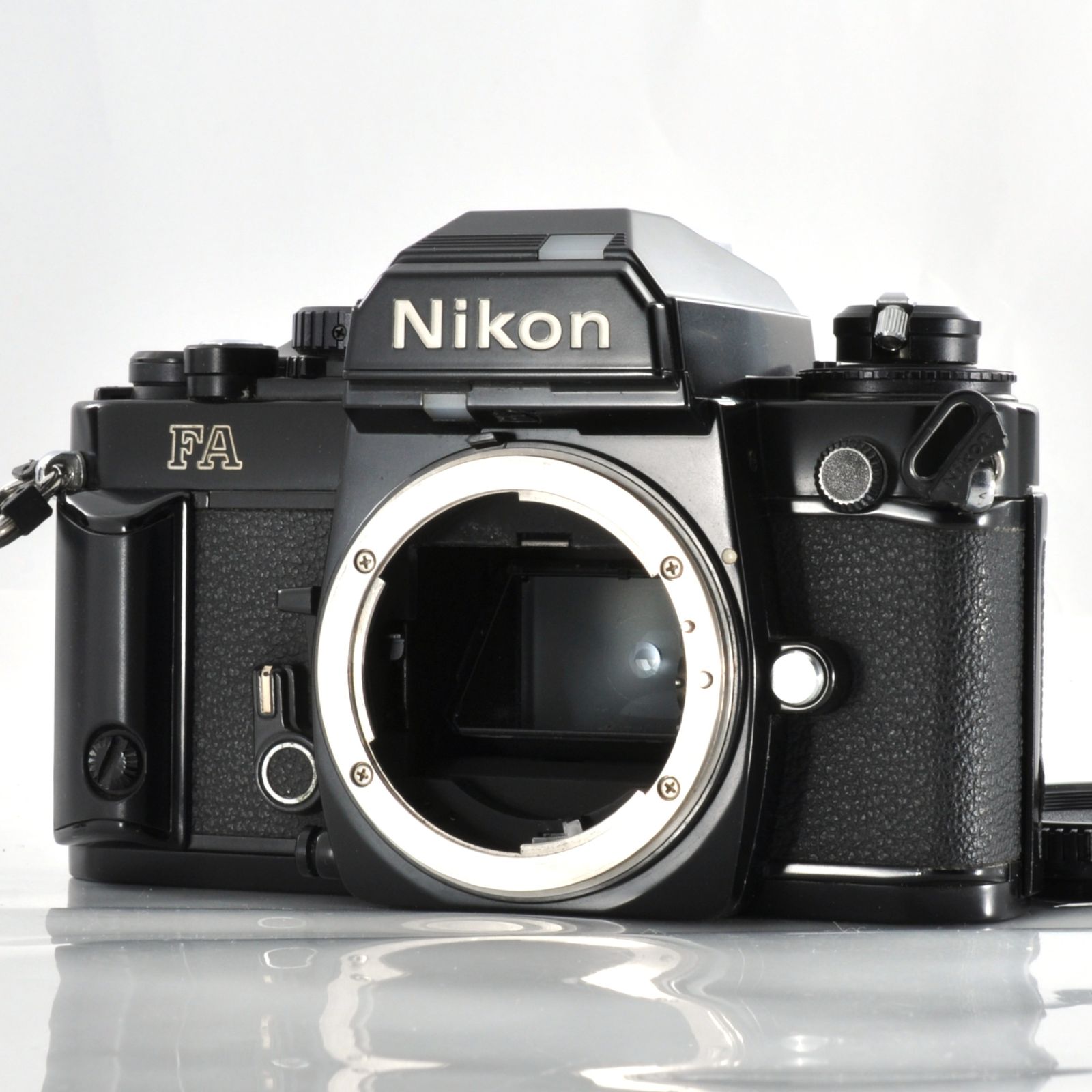 Nikon FA 一眼レフカメラ MD-12付き Nikon FA ニコン ブラック ボディ 一眼レフ フイルム カメラ MD-12