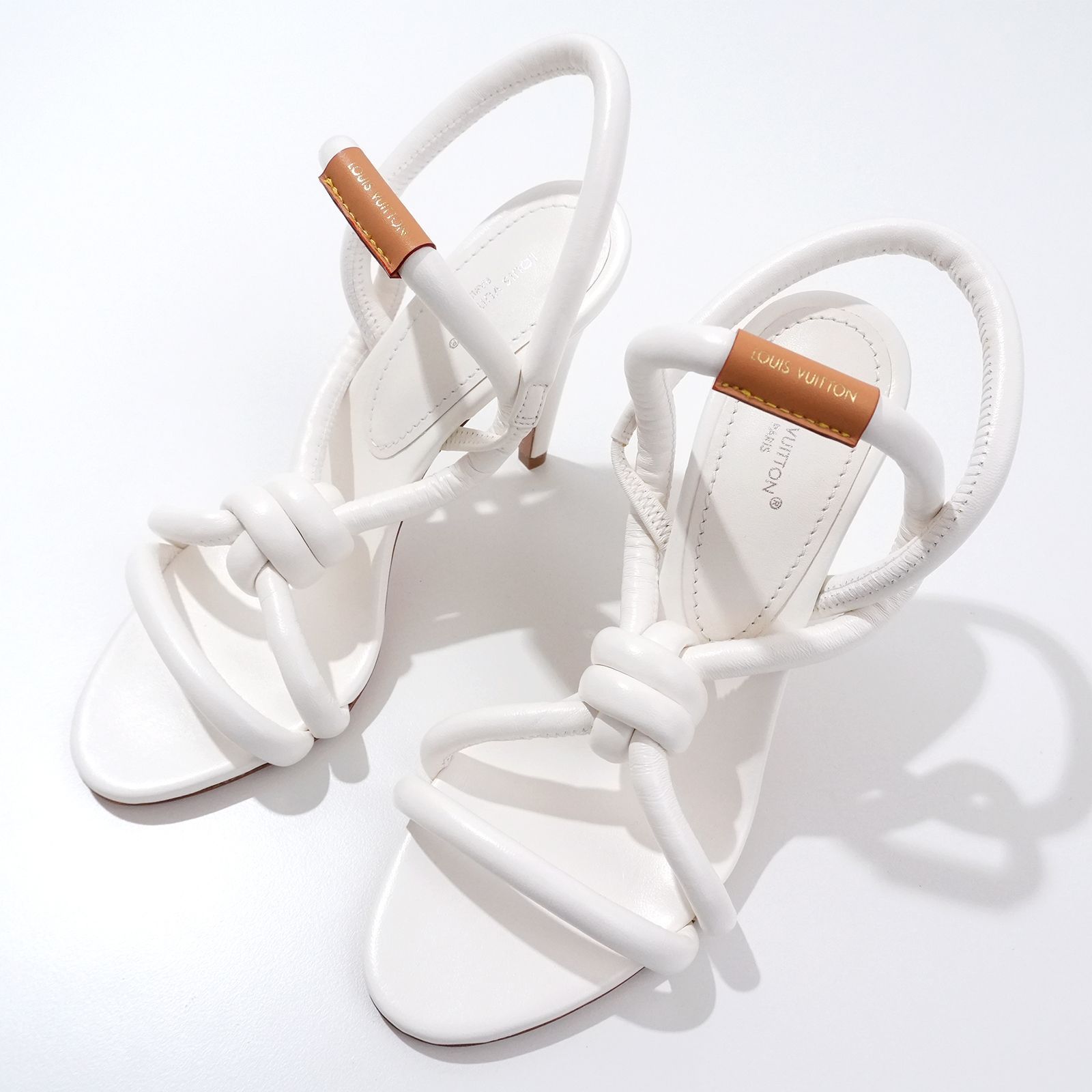 新品 未使用】Louis Vuitton ホワイト レザー サンダル - メルカリ