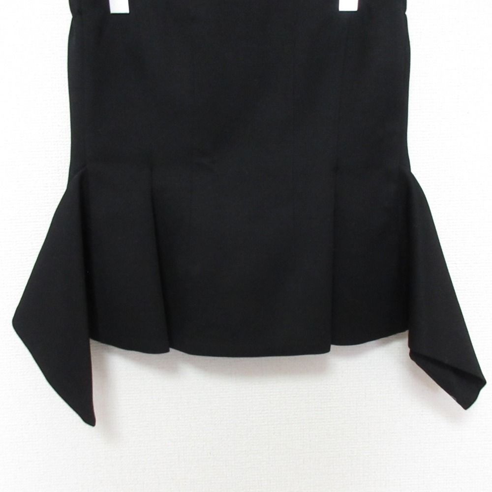 美品 シーニュ cygneぺプラムビスチェ ブラック Annie サイズ0 美品 Cygne シーニュ Annie ペプラムデザイン ビスチェ ベアトップ