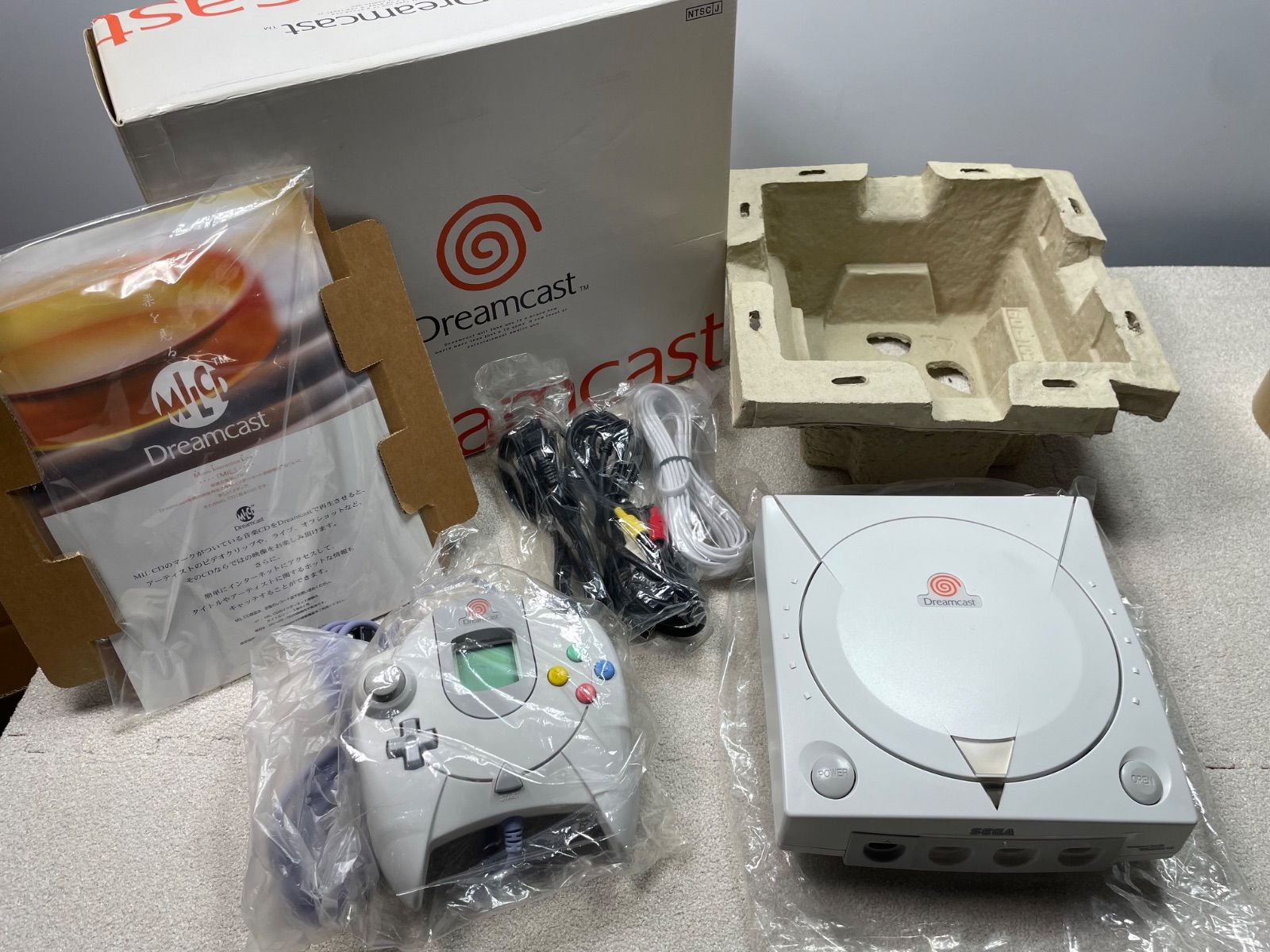 SEGA ドリームキャスト HKT-3000 本体セット 箱説付 Dreamcast 動作確認済　H-47 13,866円