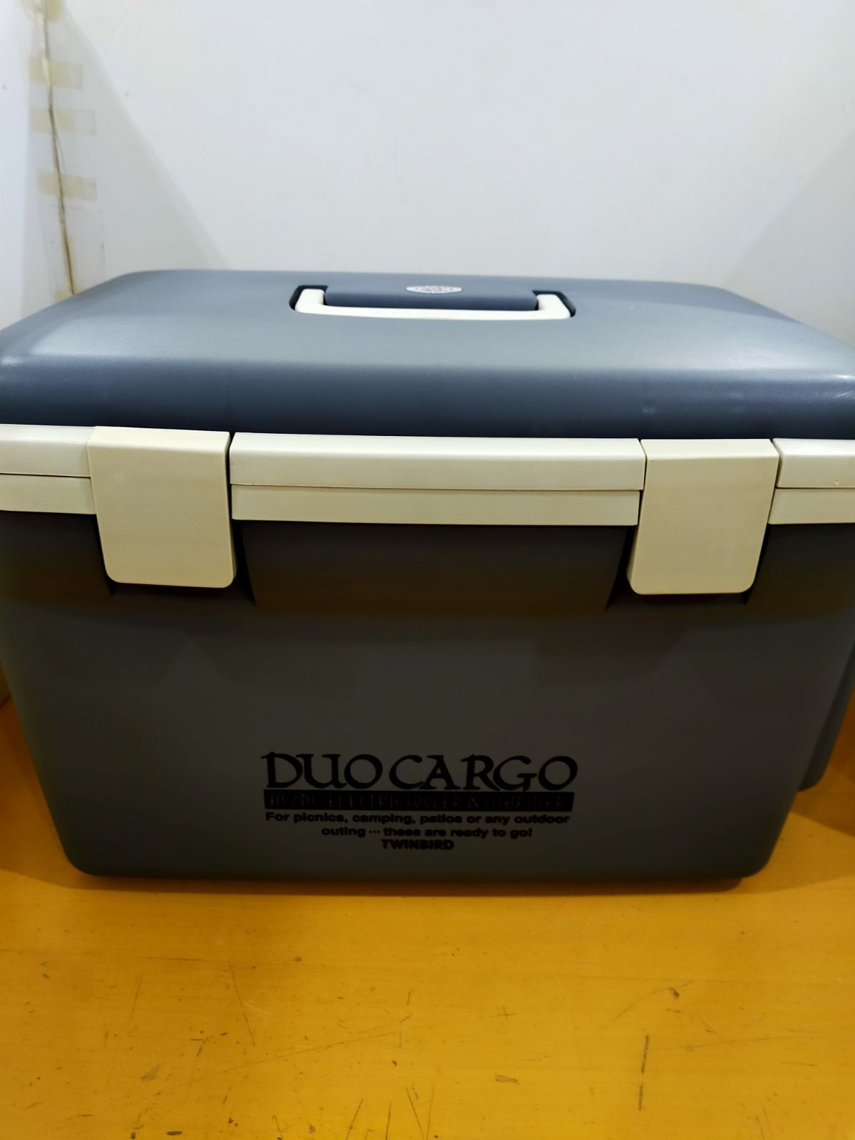 B30 ツインバード 2電源式コンパクト電子保冷保温ボックス OR-612