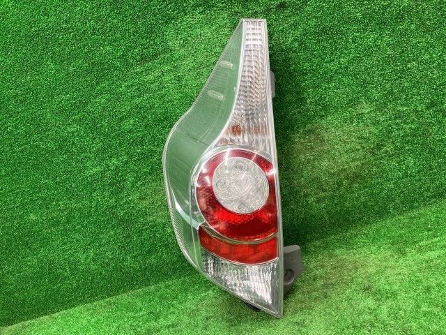 アクア NHP10 左テールランプ・テールライト S スタンレー 52-252