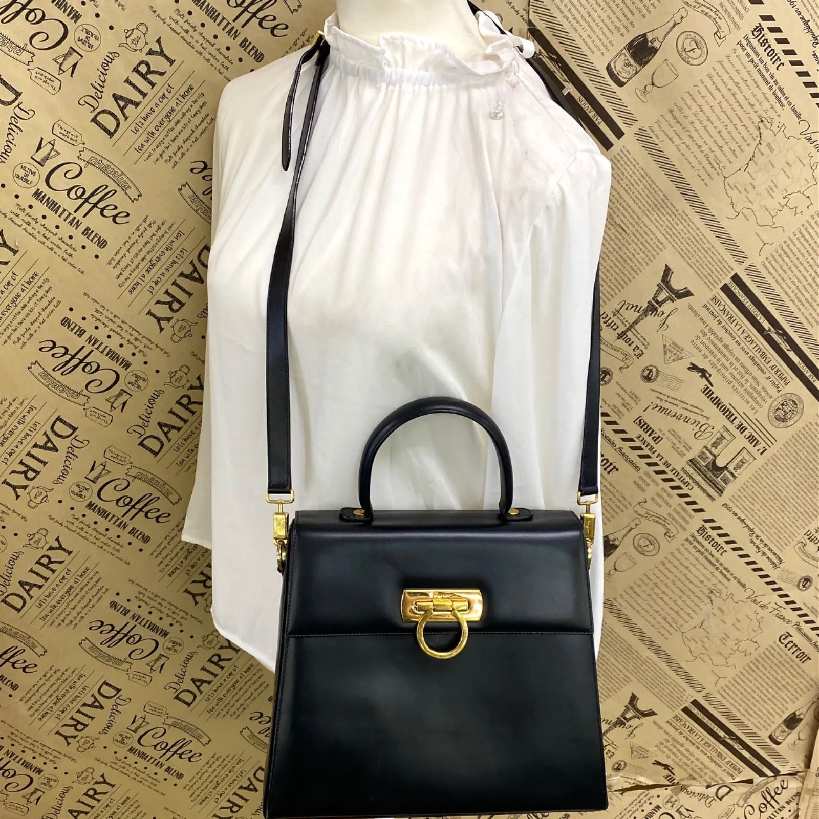 sa-ki♡フェラガモ 2wayバッグ ガンチーニ 黒 ゴールド レザー フェラガモ Ferragamo ガンチーニ ハンドバッグ 2WAY レザー ブラック