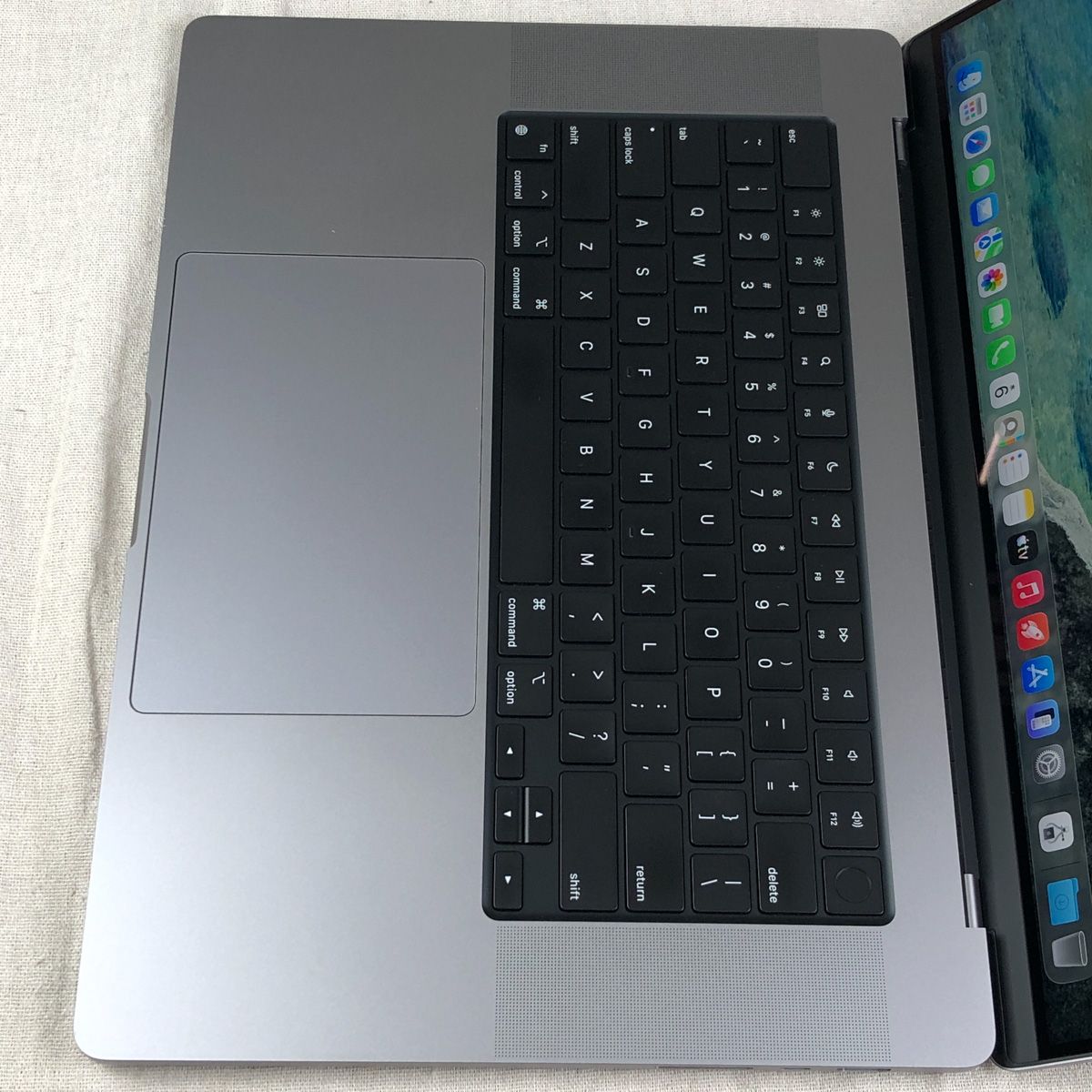 ジャンク MacBook Pro 16