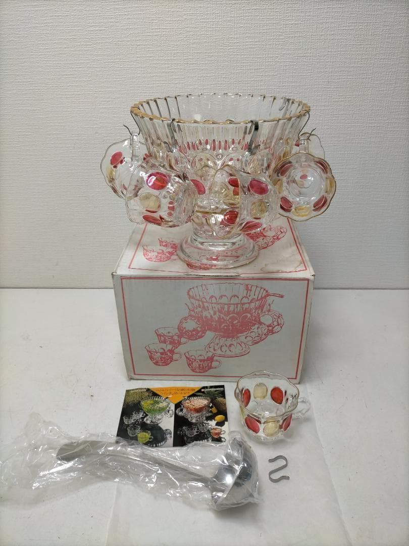 【送料無料】送料無料 曾我硝子 SOGA GLASS パーティーパンチボール セット カップ付き レードル付き 昭和レトロ レトロポップ 水玉 ドット ガラス食器 ホームパーティ デザートボウル インテリア 251219-7Y