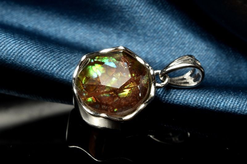 シルバー925◇カナダ産 レインボーアンモライト 12mm 六芒星