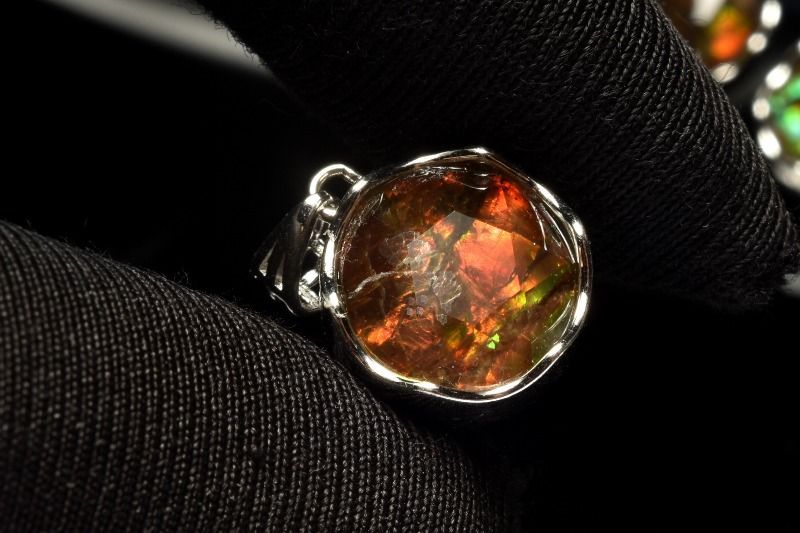 HOT，得価 シルバー925カナダ産 レインボーアンモライト 16.5mm 六芒星 