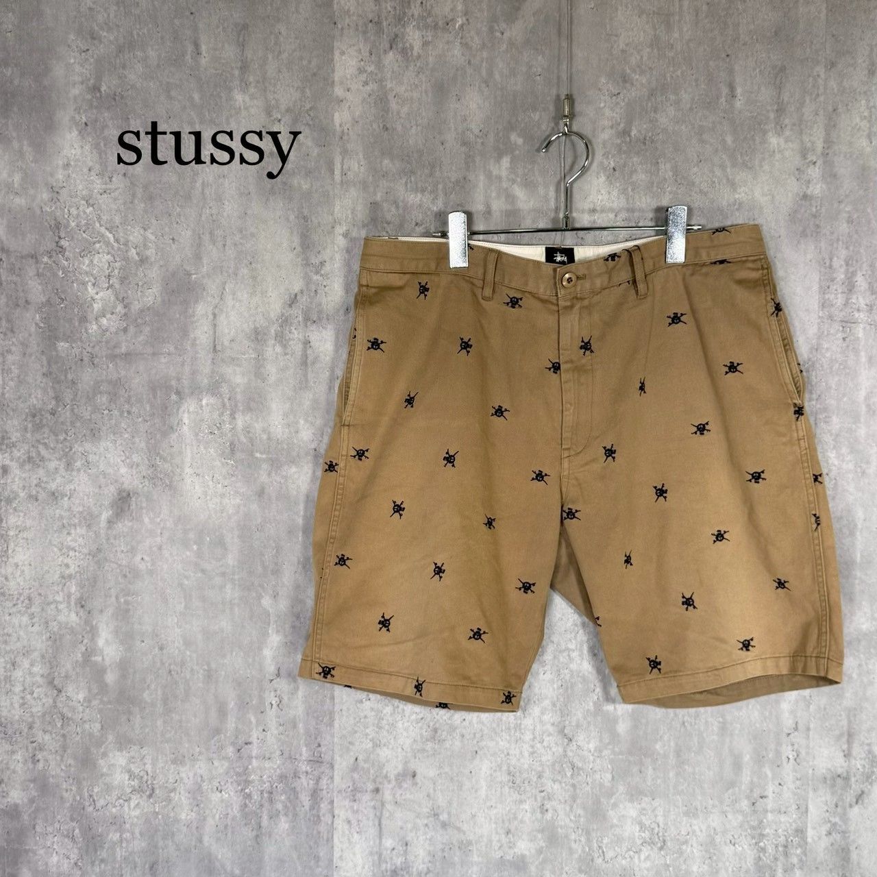 『stussy』ステューシー(36)スカル刺繍 総柄 コットンショーツ ハーフパンツ
