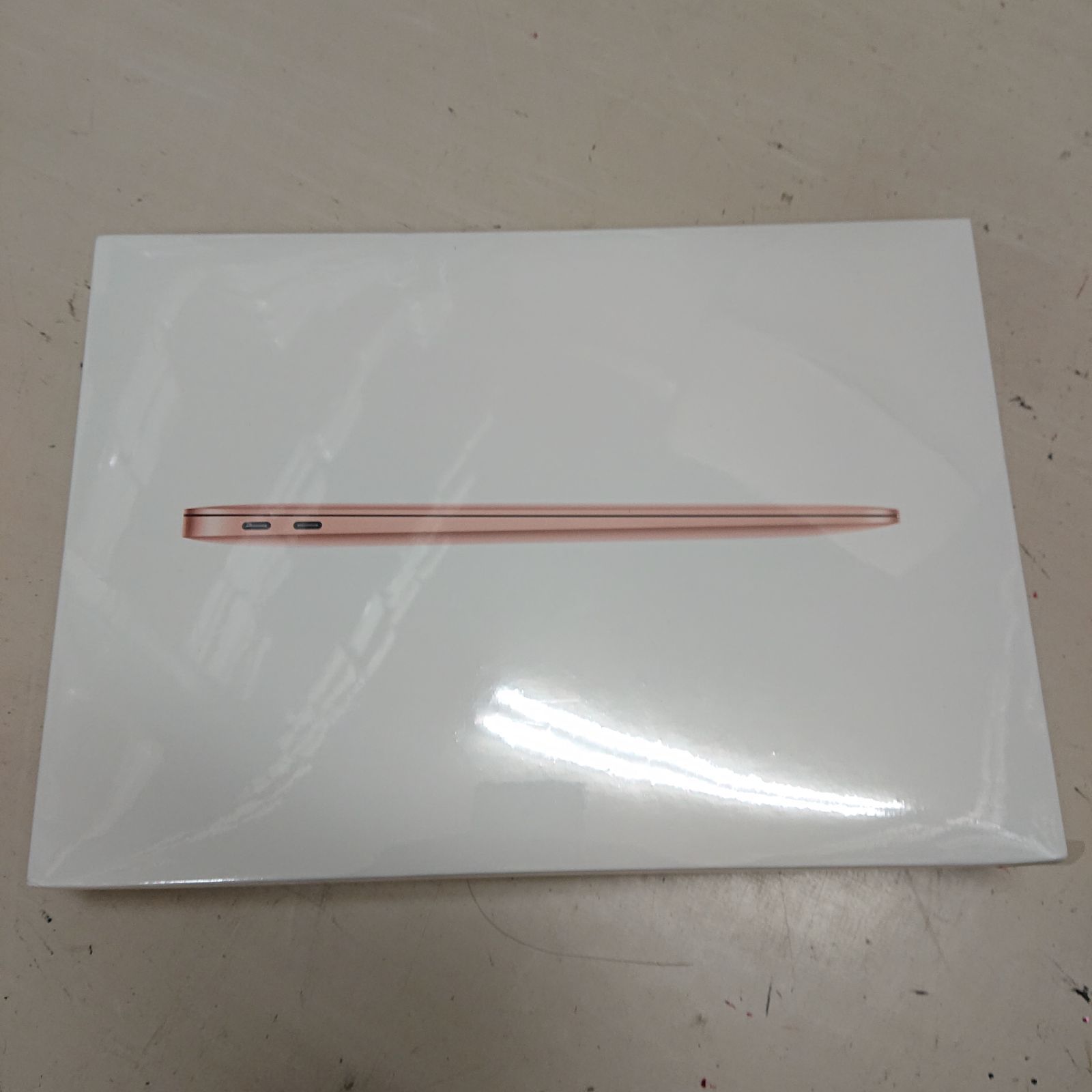 新品未開封 MacBook Air (M1 2020) 8C/7C メモリ:8GB SSD:256GB ゴールド MGND3J/A ◆管理番号 x1686