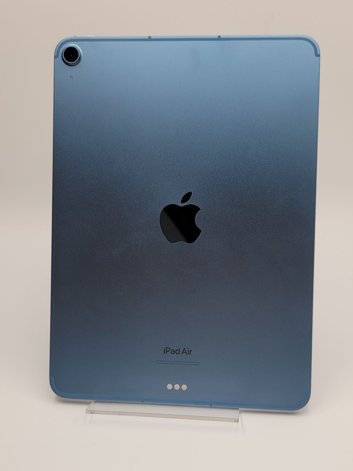 【中古B】iPad Air 5 64GB ブルー wifi+Cellular バッテリー【81%】 SIMフリー 白ロム