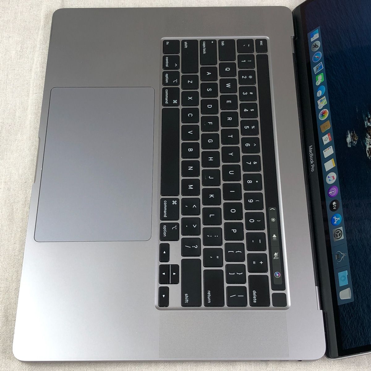 ジャンク MacBook Pro 16