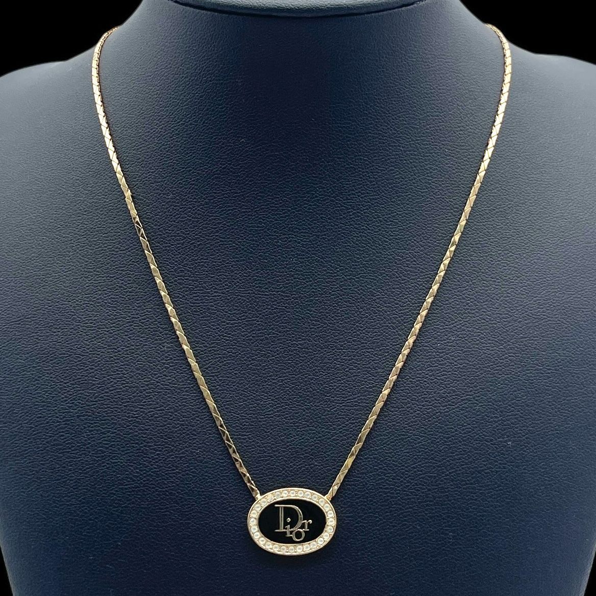Christian Dior ディオール ネックレス ロゴ ゴールド色 楕円形 