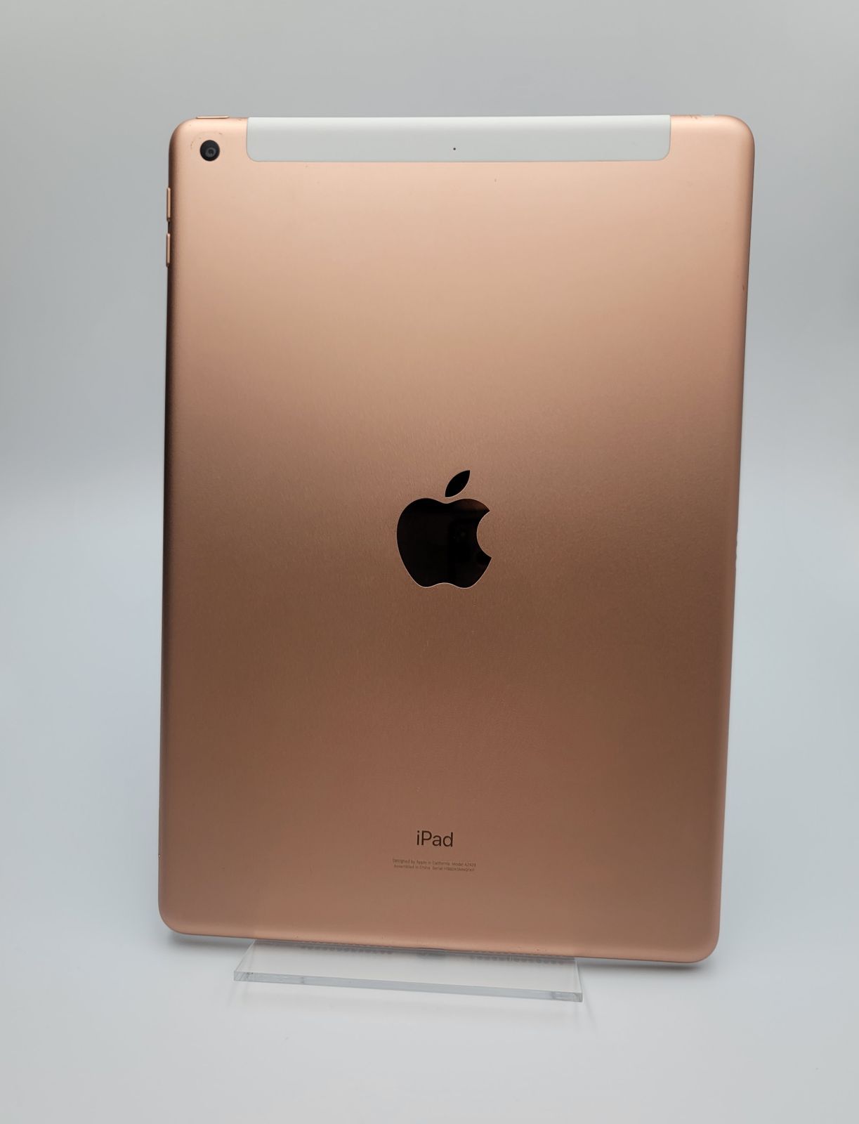 iPad 第8世代 32GB ゴールド cellular 中古B - メルカリ