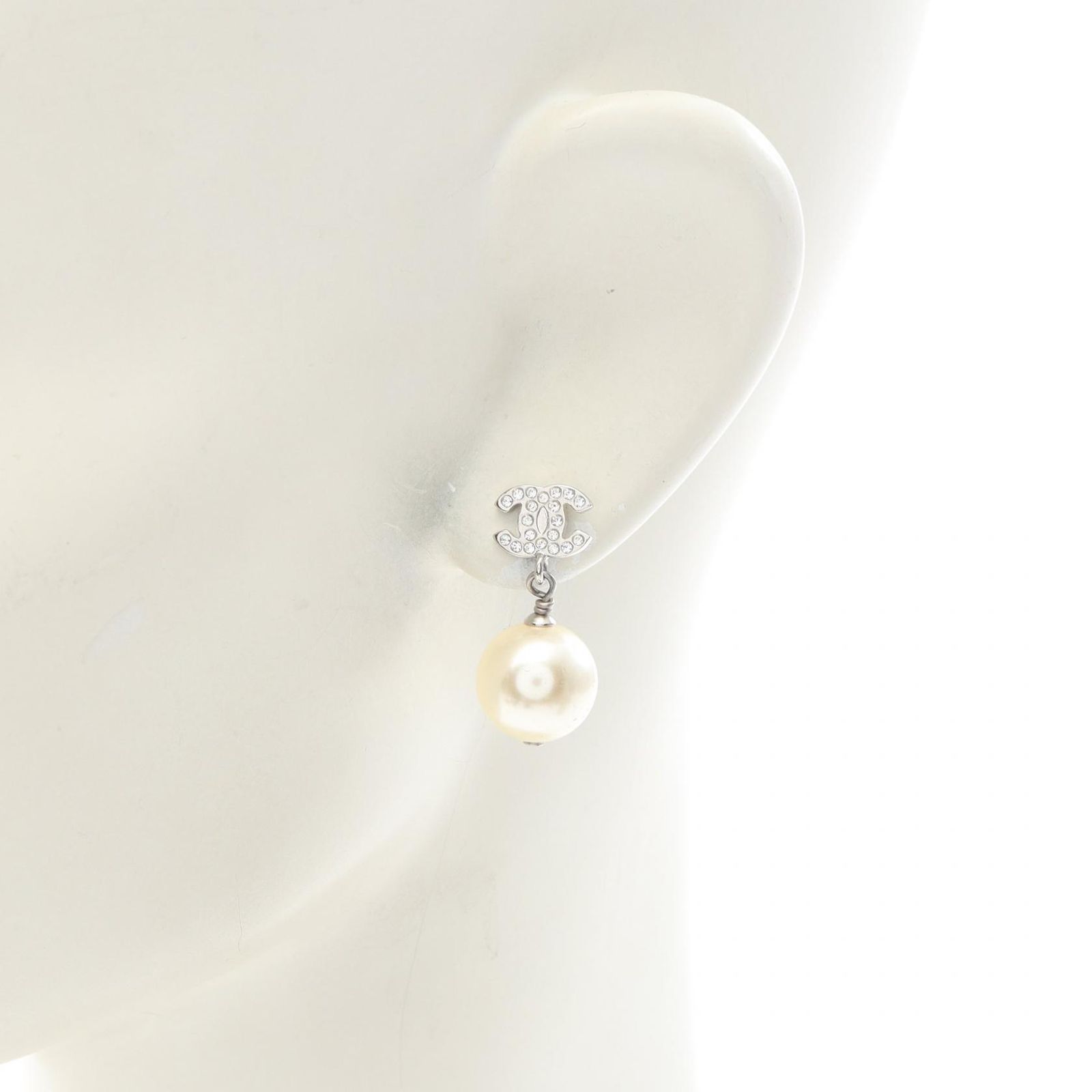 シャネル CHANEL ピアス ココマーク A36138 シルバー ステンレススチール ココマーク フェイクパール ピアス レディース Used A シャネル CHANEL ピアス ココマーク A36138 シルバー ステンレススチール ココマーク フェイクパール ピアス レディース Used A