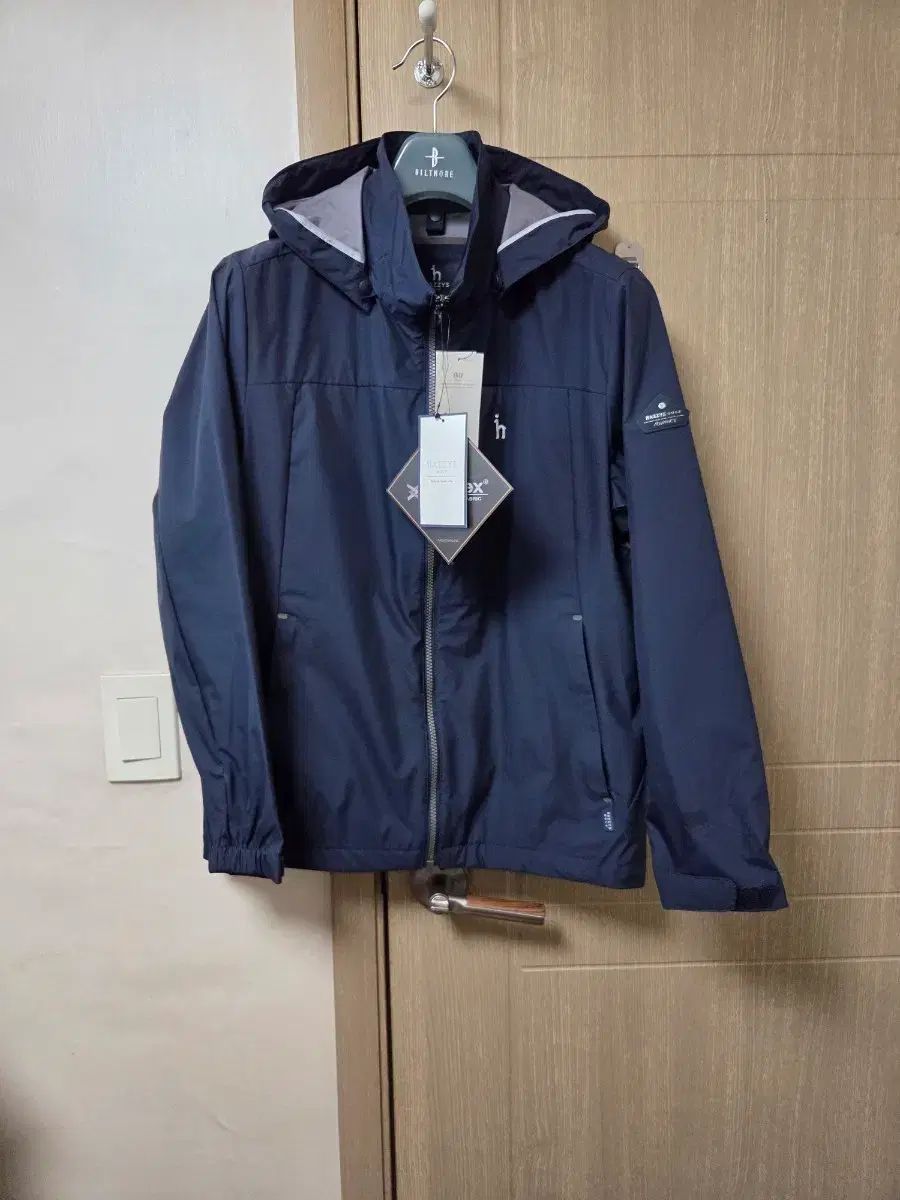 新品/HAZZYS へジス ゴルフ 防風ジャケット 95