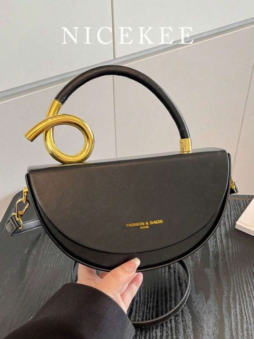 バッグ レディース ハンドバッグ ニッチデザイン レディースハンドバッグ、ファッショナブルなレトロ高品質のテクスチャードクロスボディバッグ、無地多用途アームホルスターバッグ、カジュアルで多用途なスタイル、日常のお出