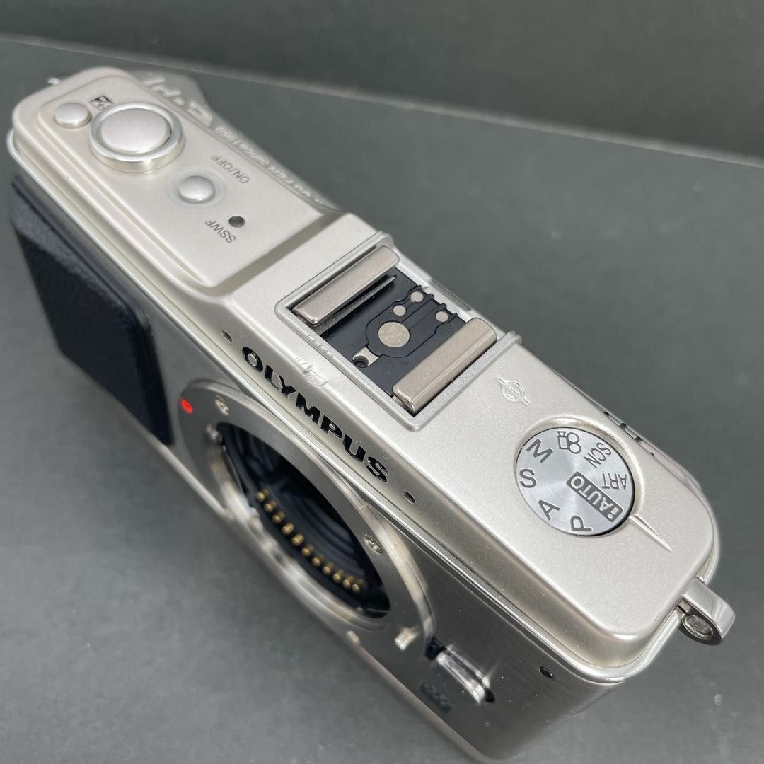 OLYMPUS PEN E-P1 シルバー ボディ本体のみ ミラーレス一眼デジタル