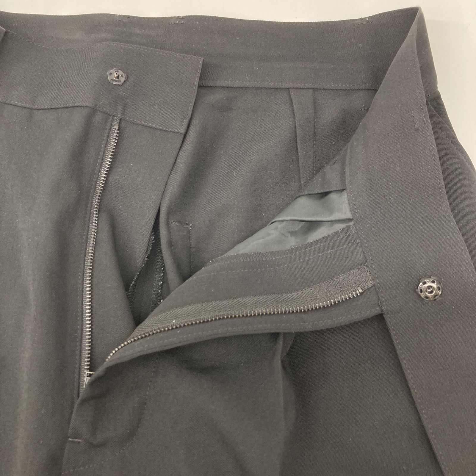 REGULATION Yohji Yamamoto　レギュレーション ヨウジヤマモト　FT-P93-100 GABARDINE R-55W BAGGY PANTS　1