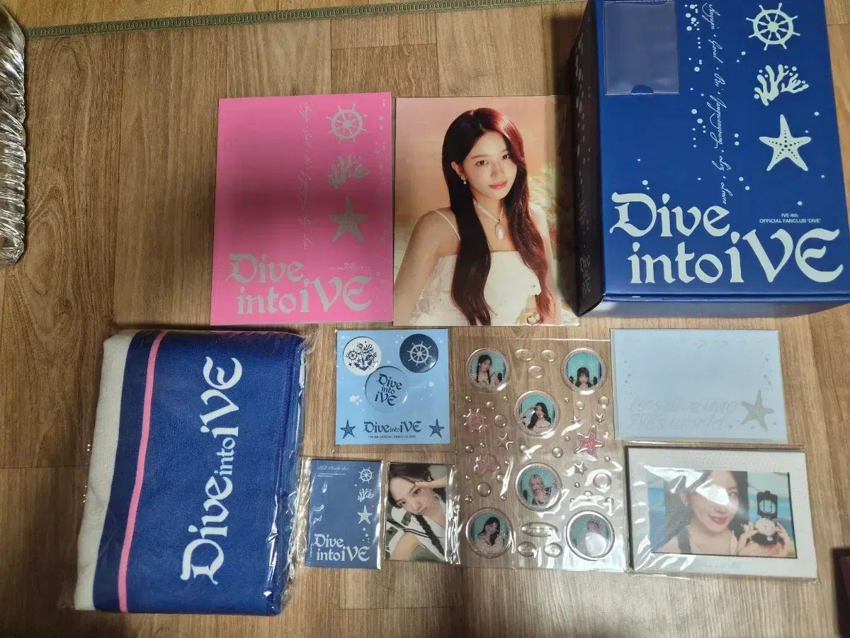 IVE Dive into IVE 4期ファンクラブ グッズ フルセット - メルカリ