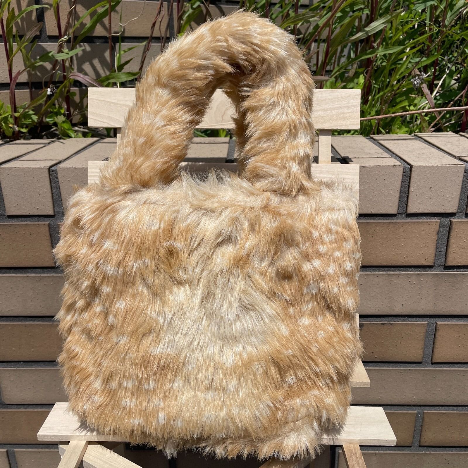 未使用タグ付 Barbie バービー ロゴ刺繍 フェイクファー ハンドバッグ 