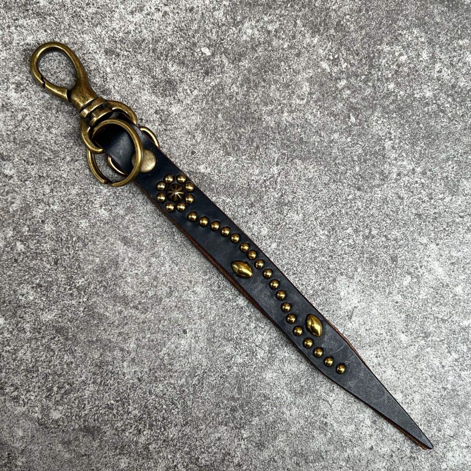 ホーウィンクロムエクセル キーホルダー キーリング　[両面]スタッズ　全長約22cm