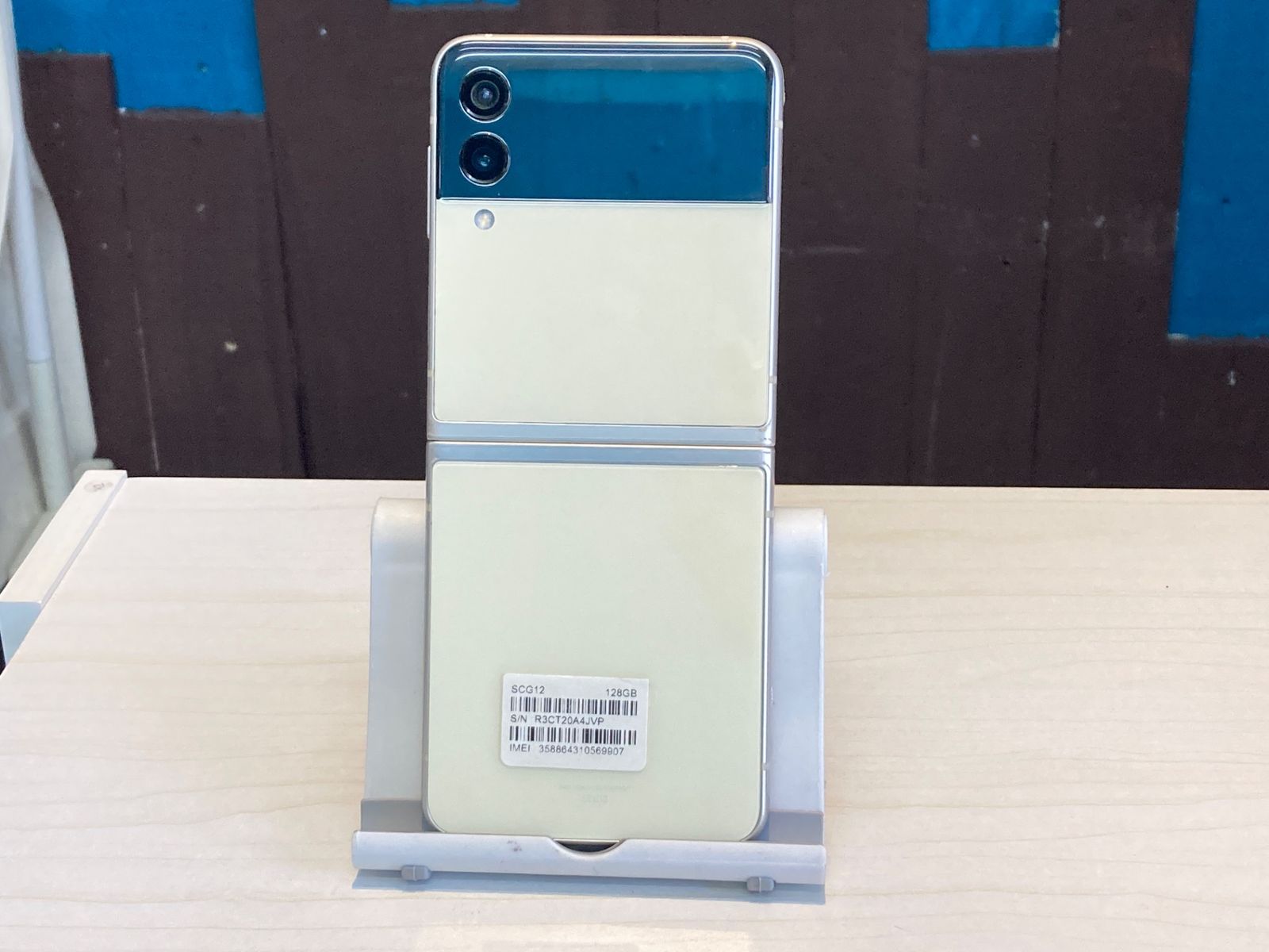 中古 Galaxy Z Flip3 5G SCG12 au SIMフリー - メルカリ