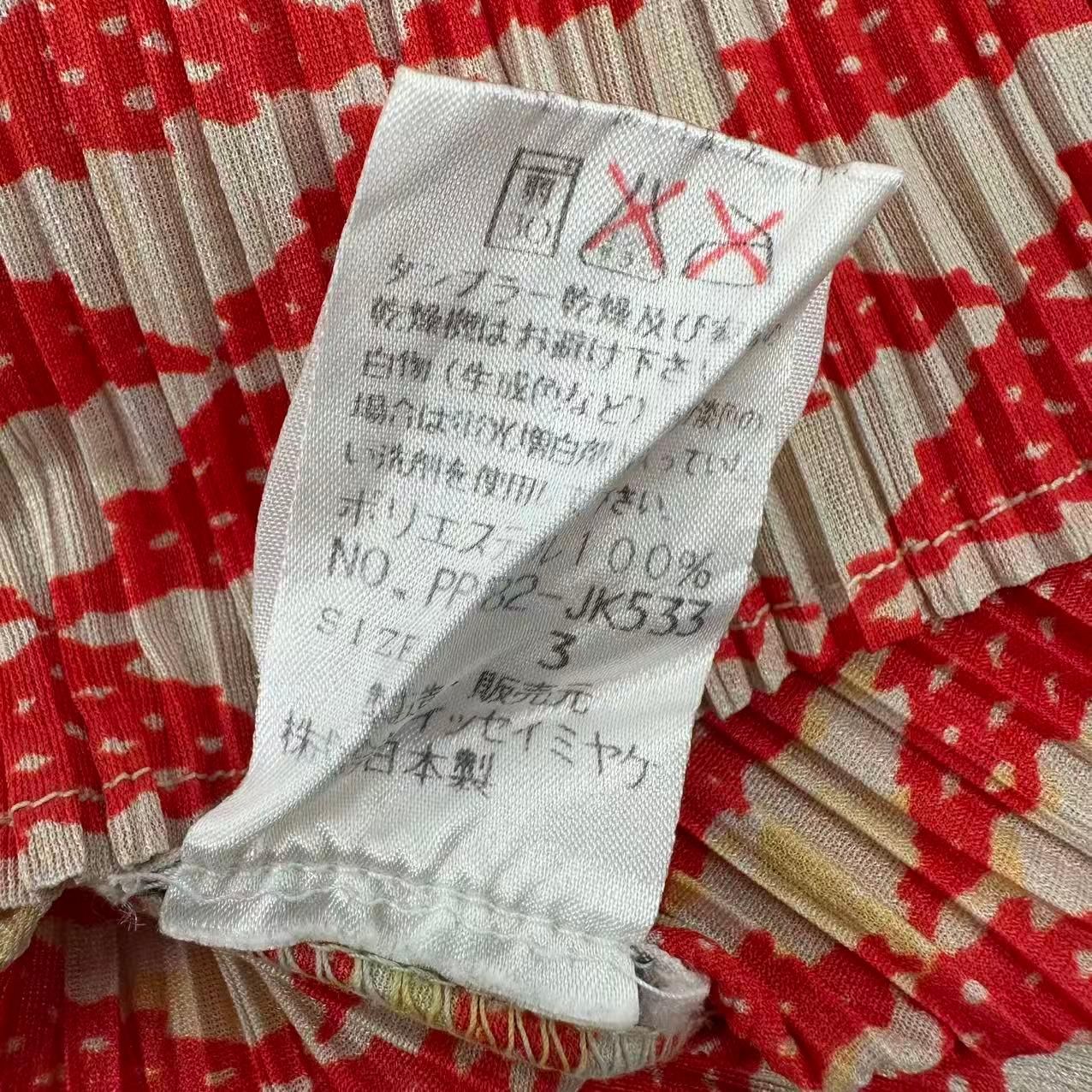 ISSEY MIYAKE イッセイミヤケ PLEATS PLEASE 長袖 カットソー PP13-FK363 レッド サイズ 3 レディース PLEATS PLEASE ISSEY MIYAKE プリーツプリーズ イッセイミヤケ 長袖