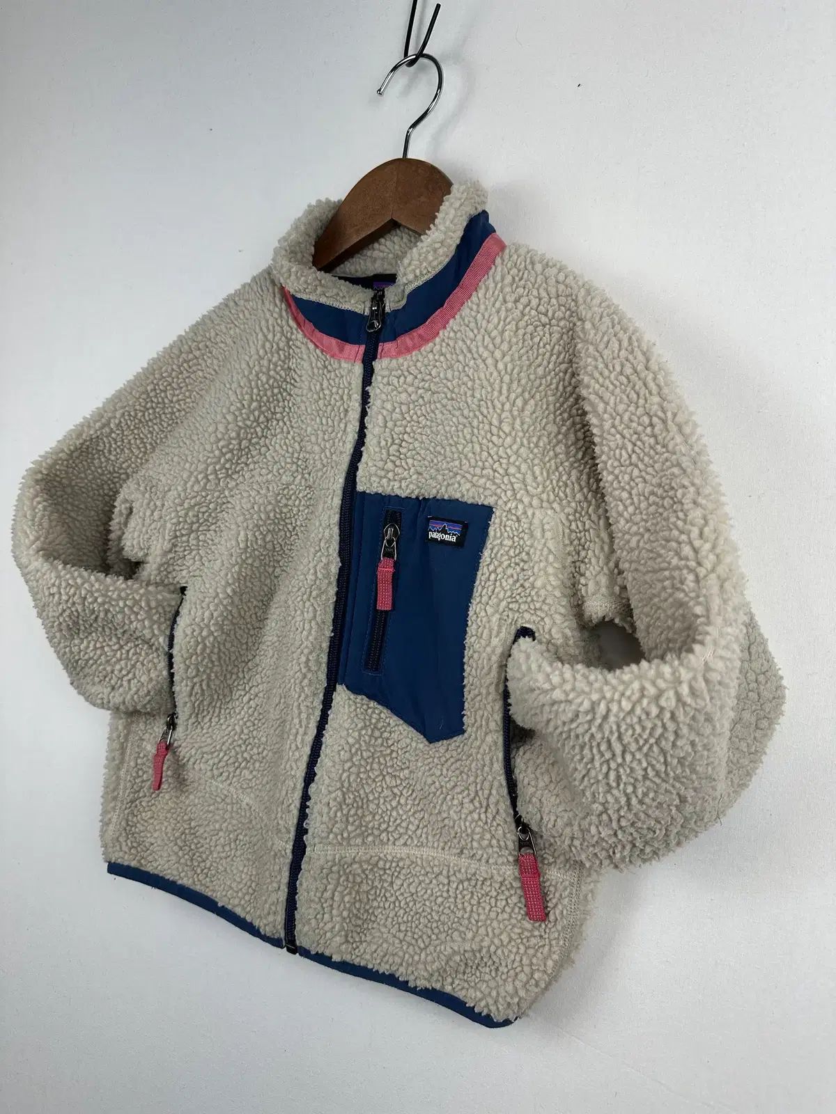 キッズ服(100cm~) キッズ)19年 patagonia ジップアップ (5 6歳)