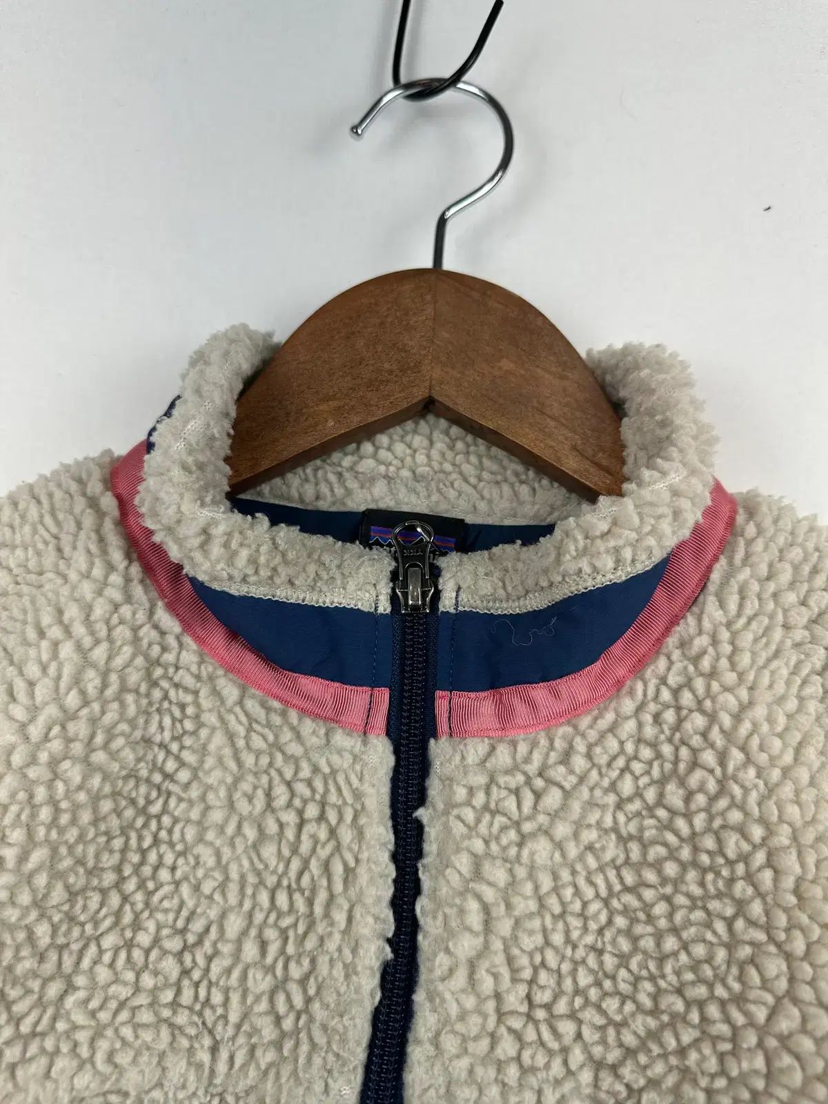 キッズ服(100cm~) キッズ)19年 patagonia ジップアップ (5 6歳)