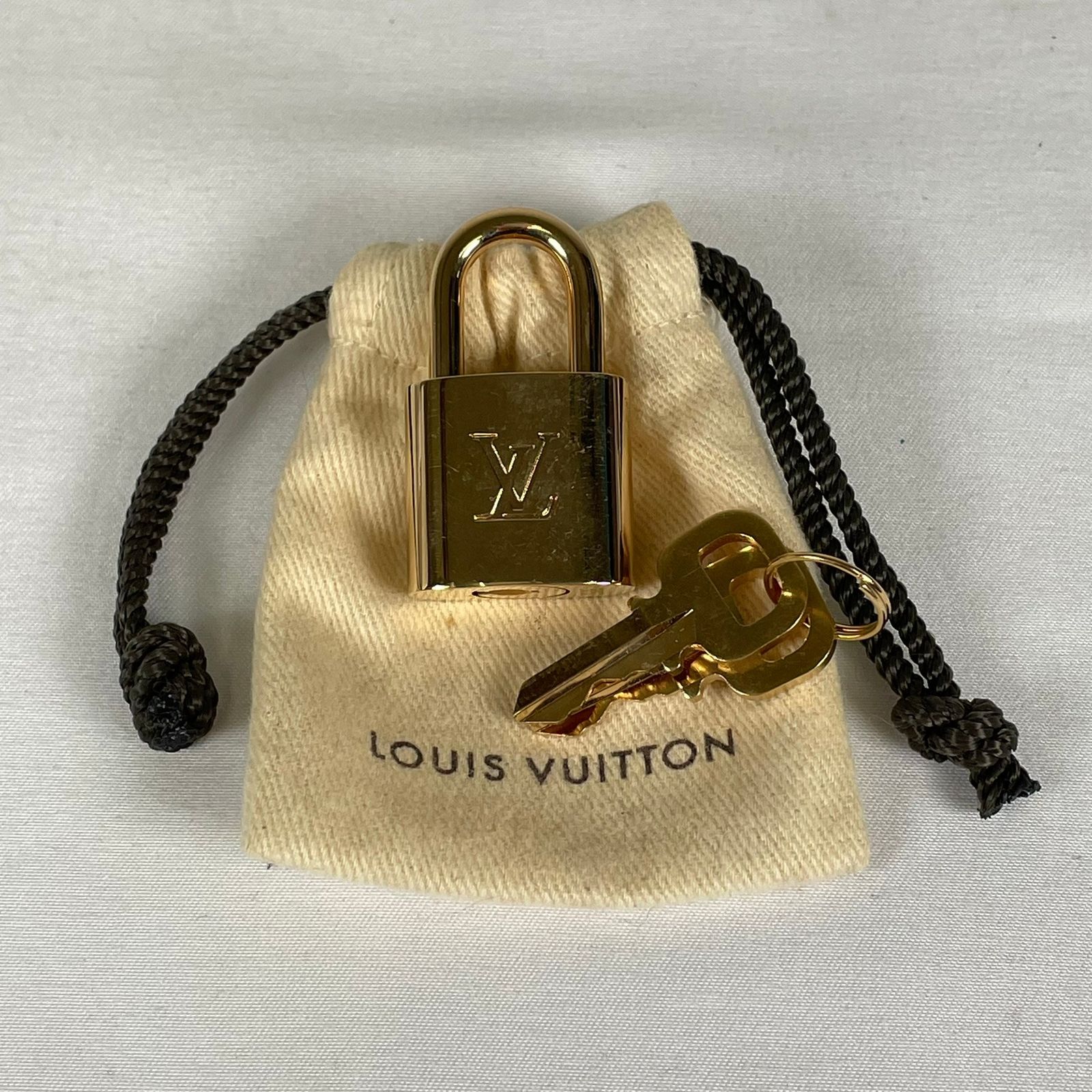 LOUIS VUITTON ルイヴィトン パドロック 南京錠 鍵付き - メルカリ