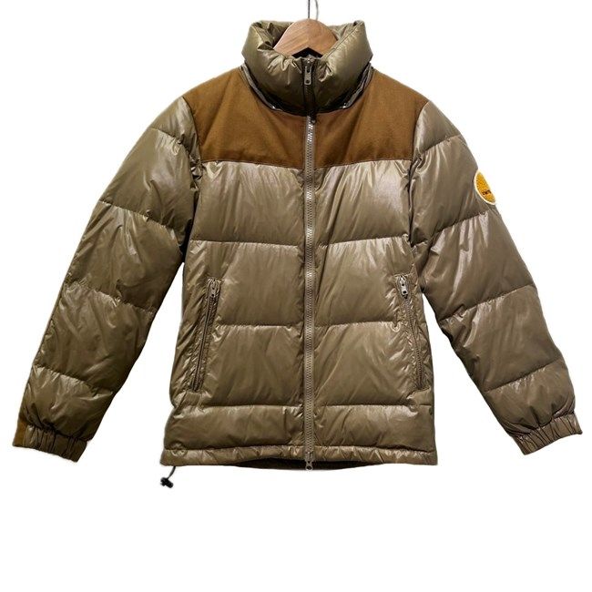 【中古】　Carhartt　ダウンジャケット　ナイロンジャンパー　アウター　裾絞り　ハイネック　ダブルジップ　ワンポイント　ブランドロゴ　ワッペン　裾絞り　アメカジ　古着　/0140