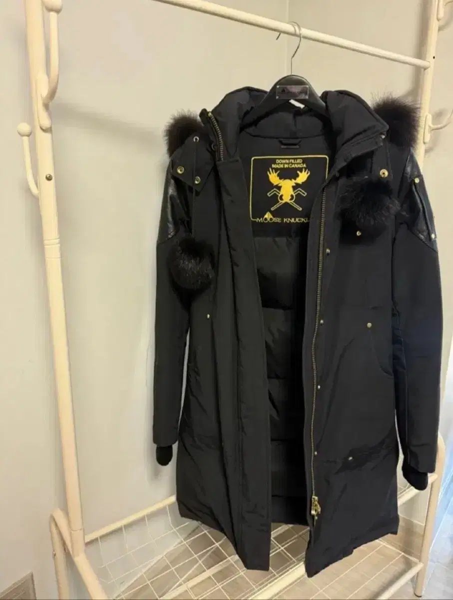 MOOSE KNUCKLES ムースナックルズ ゴールド ダウン 限定モデル の商品写真