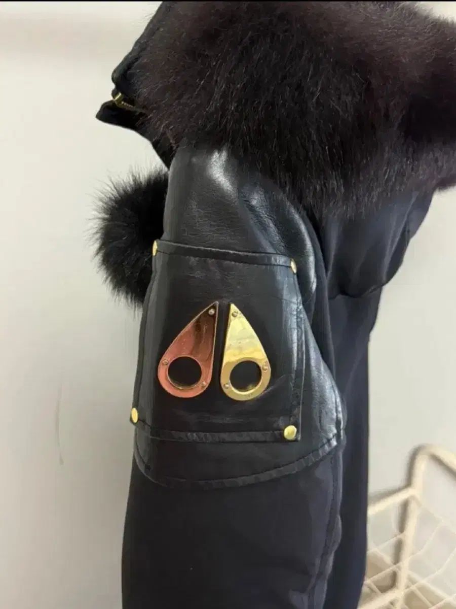 MOOSE KNUCKLES ムースナックルズ ゴールド ダウン 限定モデル MOOSE KNUCKLES ムースナックルズ ゴールド ダウン 限定モデル