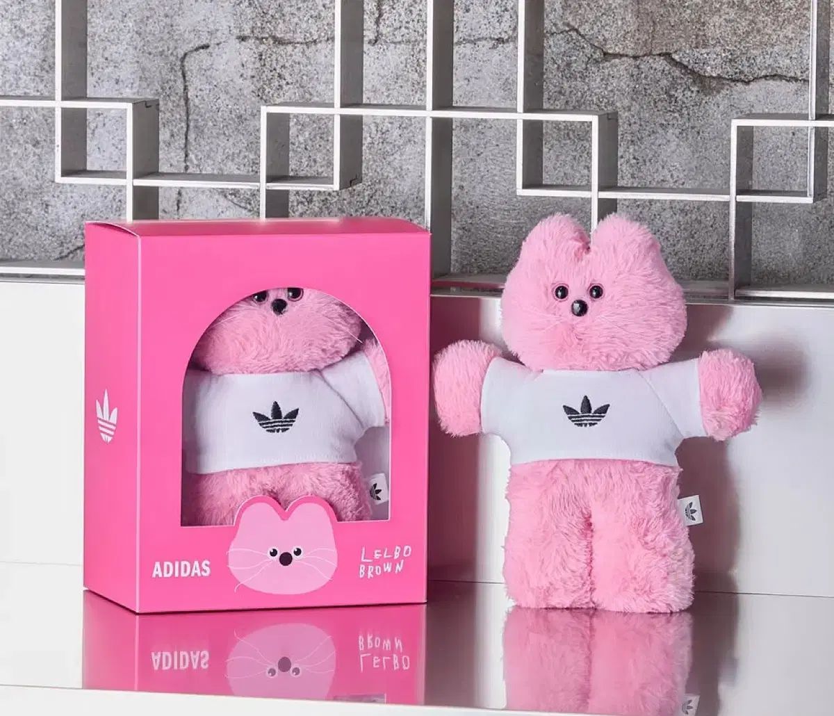アディダス 렐 VOV ブラウン コラボ キーホルダー 出品