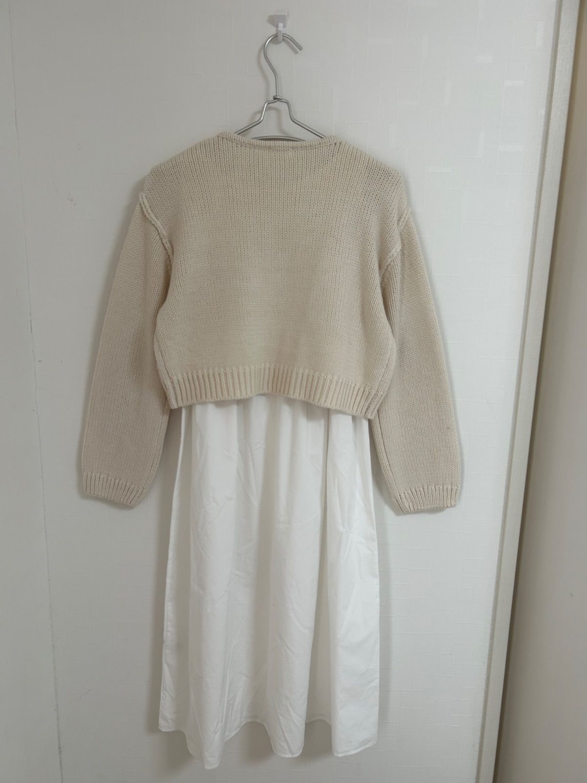 https://assets.mercari-shops-static.com/-/large/plain/2JR3hbLYkjkVcmVh8RwbLM.jpg@jpg