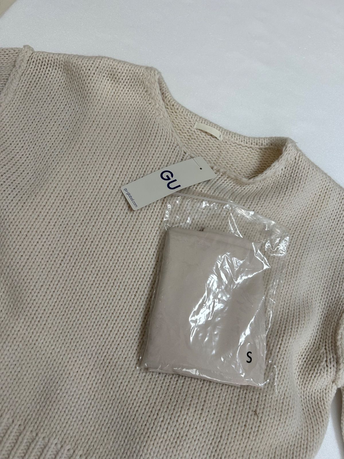 https://assets.mercari-shops-static.com/-/large/plain/2JR3hbLrTe6ZPHKpER3exA.jpg@jpg