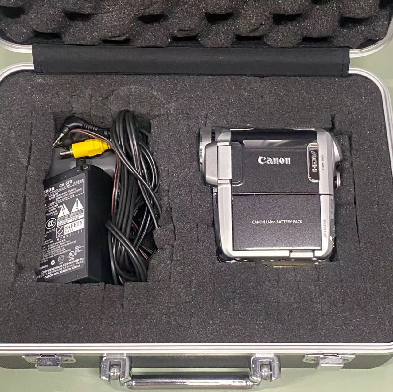 【通電確認済み　現状品】Canon iVIS HV10 Mini DV