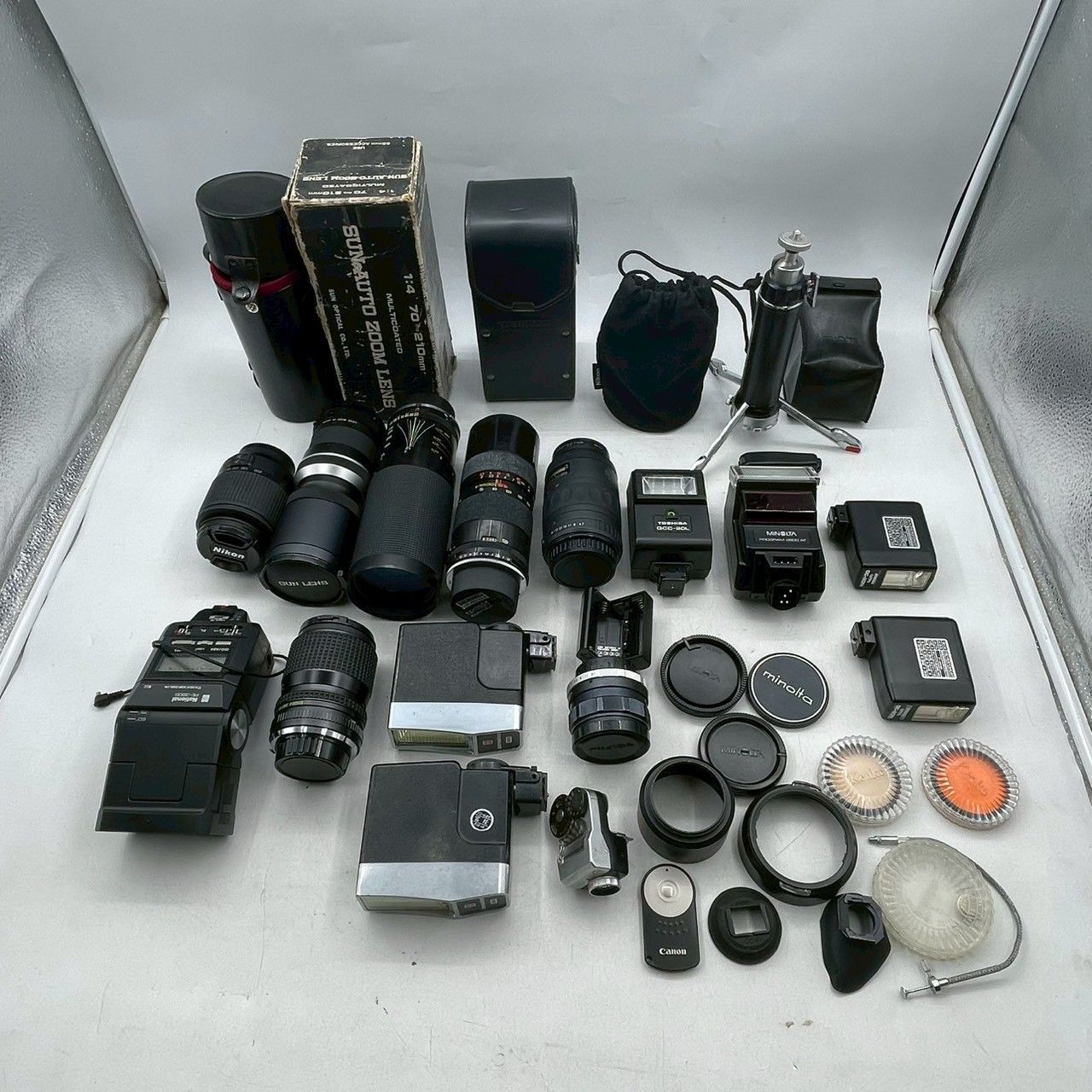 Nikon カメラ レンズ フラッシュ まとめ売り セット 012 カメラ レンズ フラッシュ など アクセサリー まとめ - メルカリ